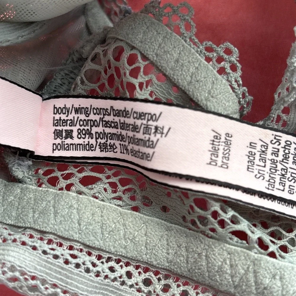 Victoria's Secret Bralette Size XS Light‎ Green Floral Lace Racerback Under Wire